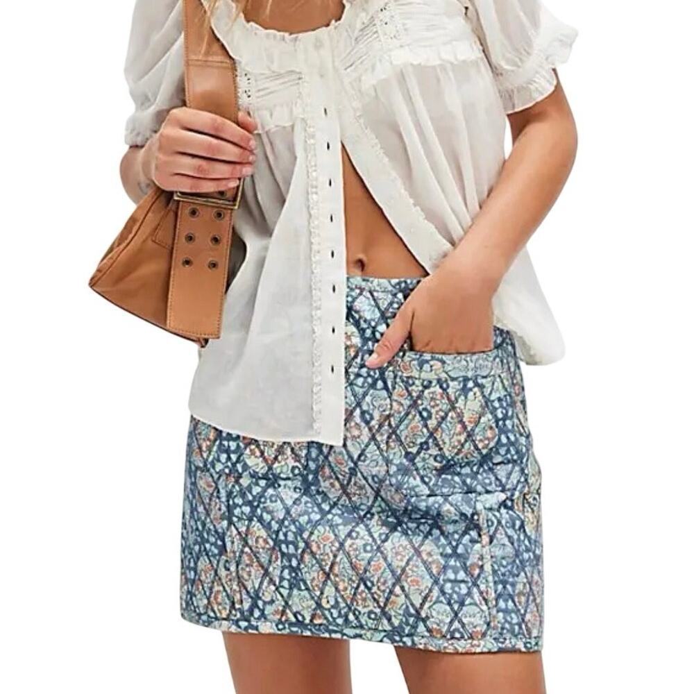 FREE PEOPLE MINI SKIRT QUILTED DARLA SZ XS LIGHT BLUE FLORAL COTTAGE CORE